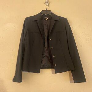 Tahari Black Blazer. Size 4. Split sleeves. Snap buttons